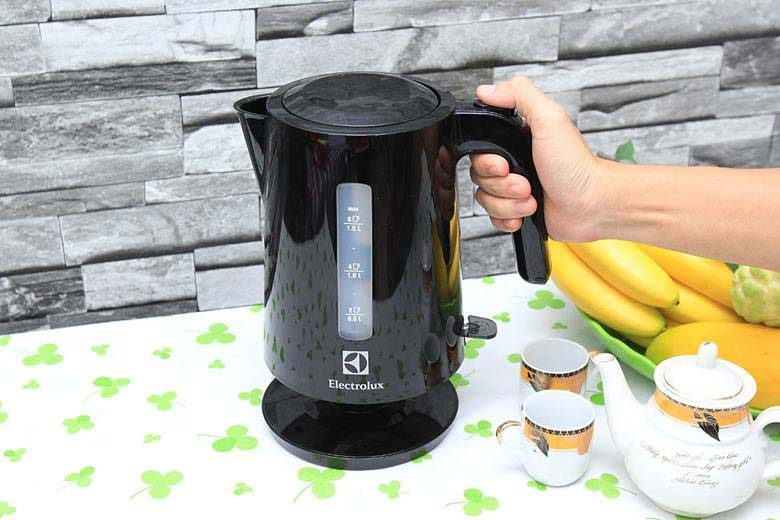 Bình siêu tốc Electrolux EEK3200R