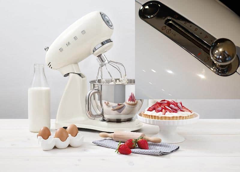 Máy Trộn Bột Smeg SMF03CREU Màu Kem
